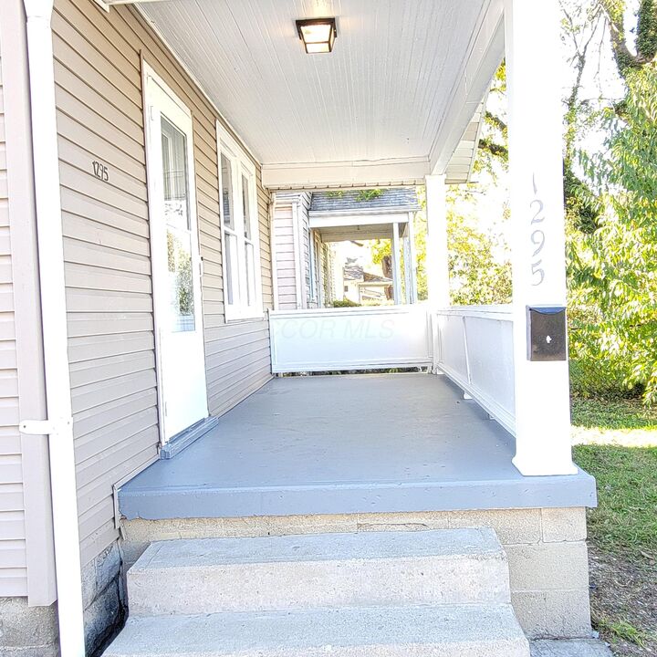 Property Photo:  1295 Minnesota Avenue  OH 43211 