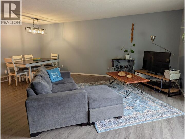 Photo de la propriété:  710 Ivy Street  BC V1N 2G4 