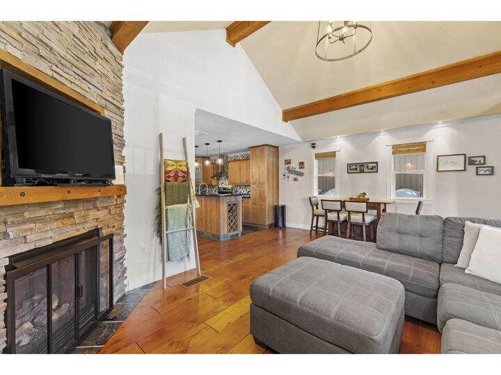 Photo de la propriété:  311 Spruce Street  BC V2R 4Y7 