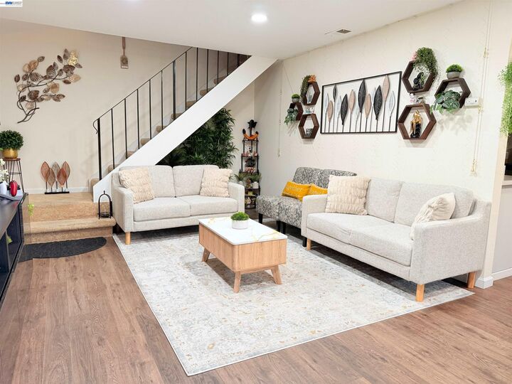 Property Photo:  38533 Vancouver Cmn  CA 94536 