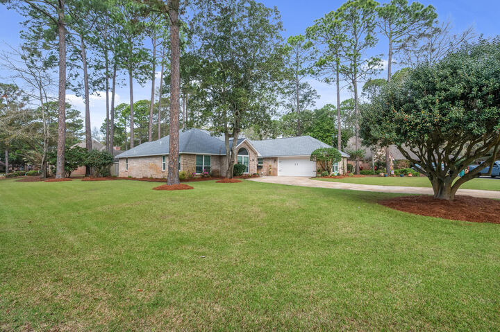 Property Photo: 34 Southwind Court FL 32578