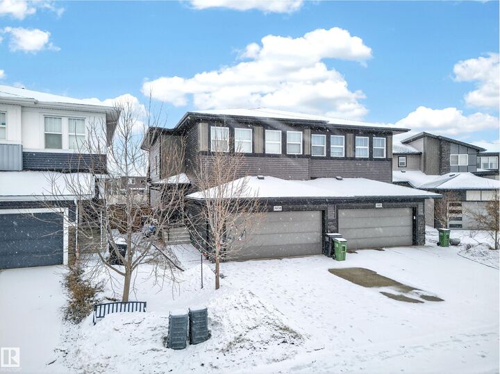Photo de la propriété:  2408 Kelly Circle Circle SW  AB T6W 4G3 