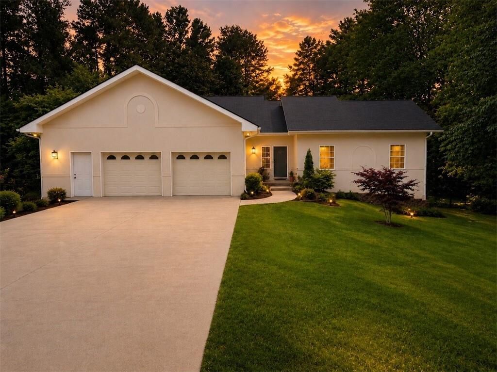 Property Photo:  8993 Dornoch Circle  GA 30187 
