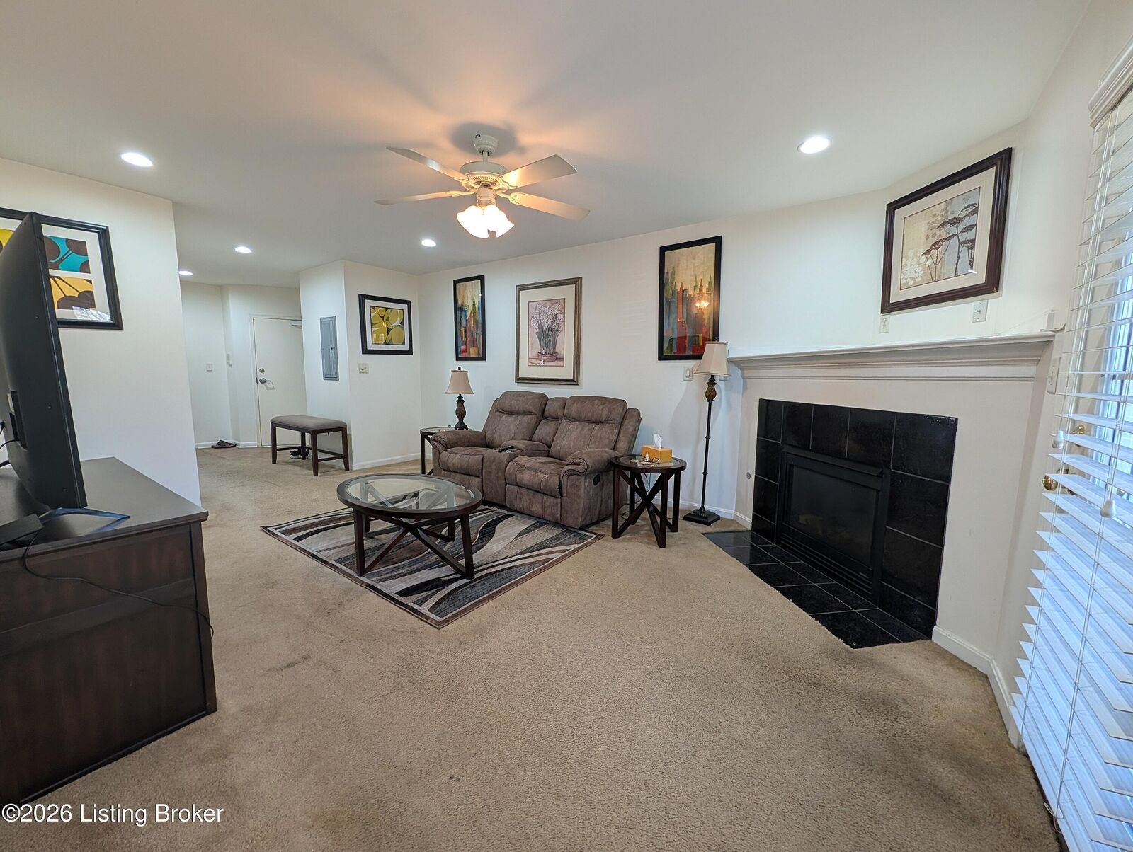 Property Photo:  3012 Clevan Way 102  KY 40220 