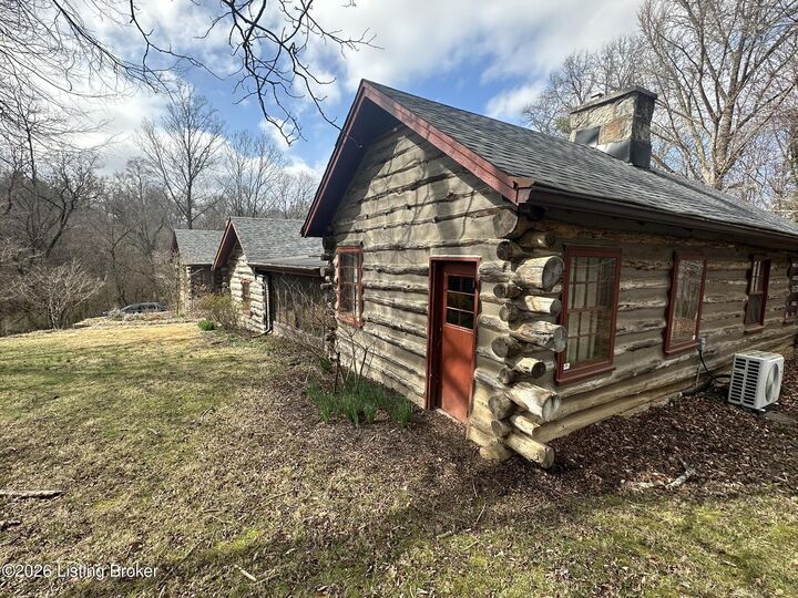 Property Photo:  2515 Woodside Rd  KY 40207 