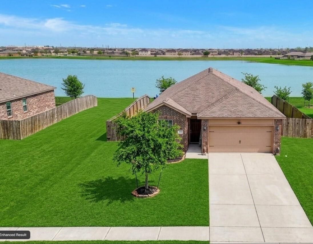 Property Photo:  9803 Garnet Grove Drive  TX 77583 
