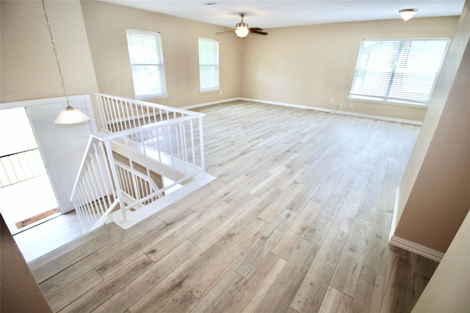 Property Photo: 612 E Castle Harbour Drive TX 77546