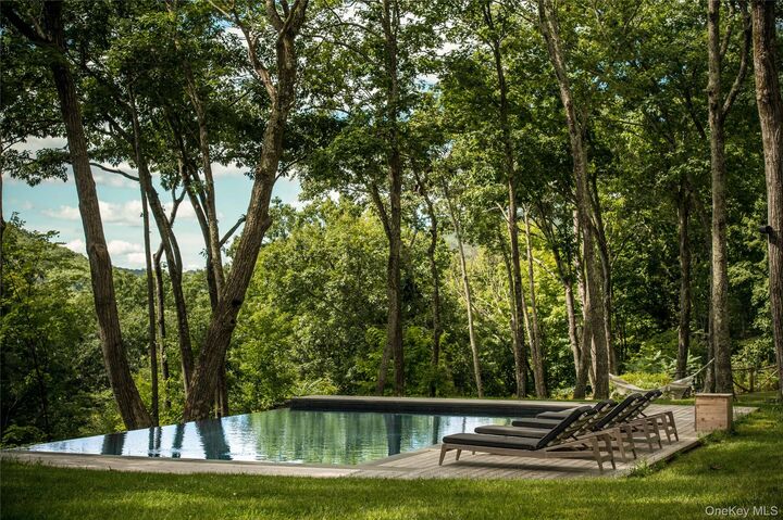 Property Photo:  55 Nordic Drive  NY 12498 