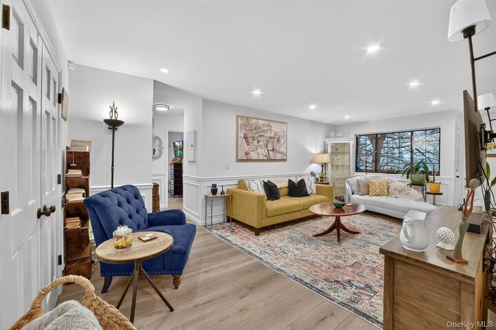 Property Photo:  121 Foxwood Circle 121  NY 10549 