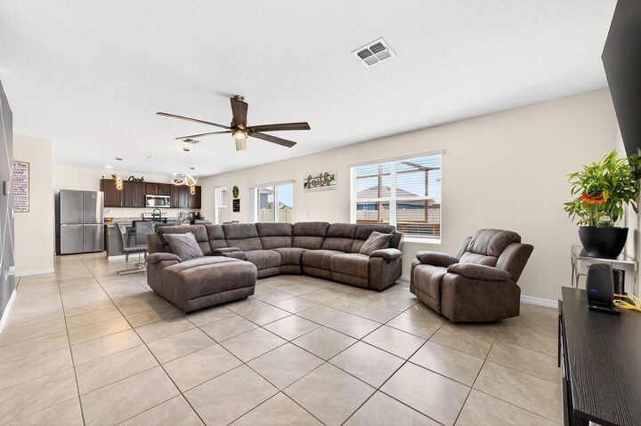 Property Photo: 3353 Eastgrove Terrace FL 32771