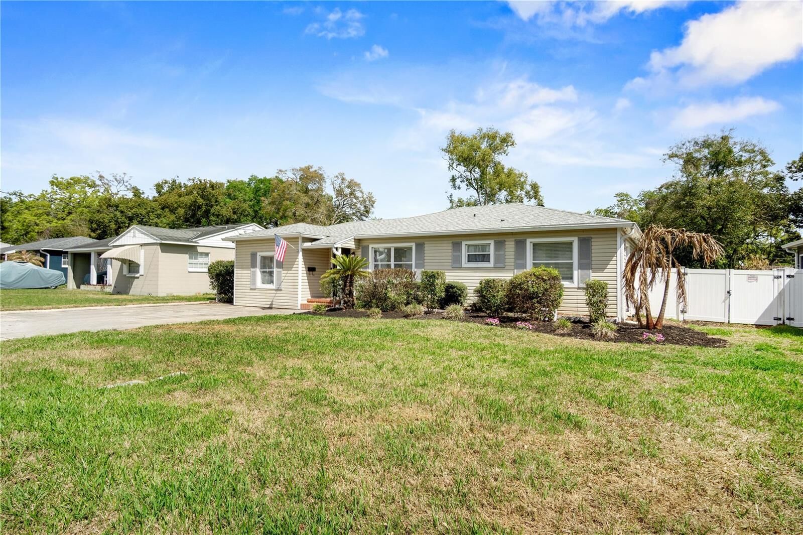 Property Photo:  527 Meridale Avenue  FL 32803 