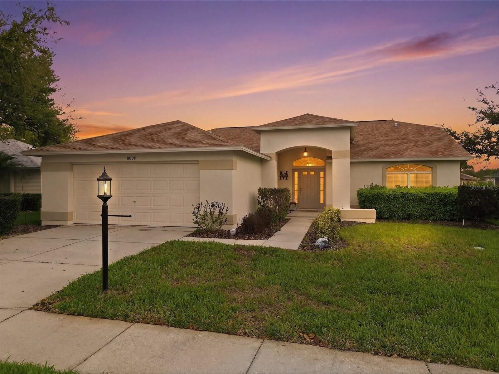 Property Photo:  18708 Bellevista Court  FL 34667 