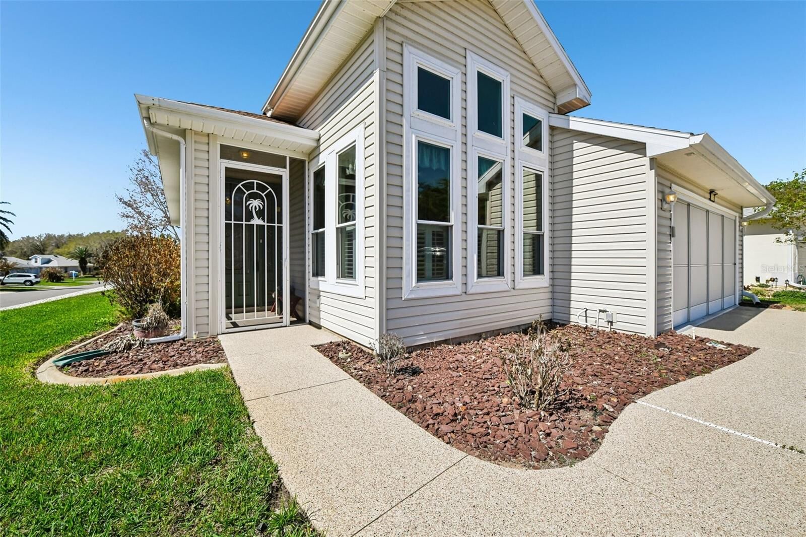 Property Photo: 6105 Dory Way FL 32778