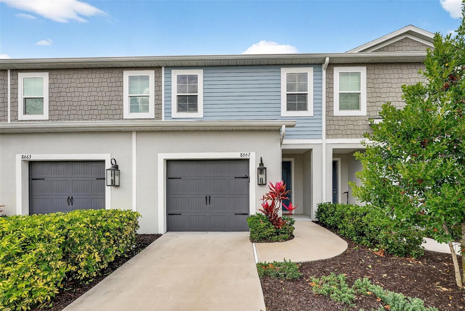 Property Photo: 8667 Canyon Creek Trail FL 34219