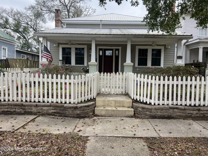 Property Photo:  1116 32nd Avenue  MS 39507 