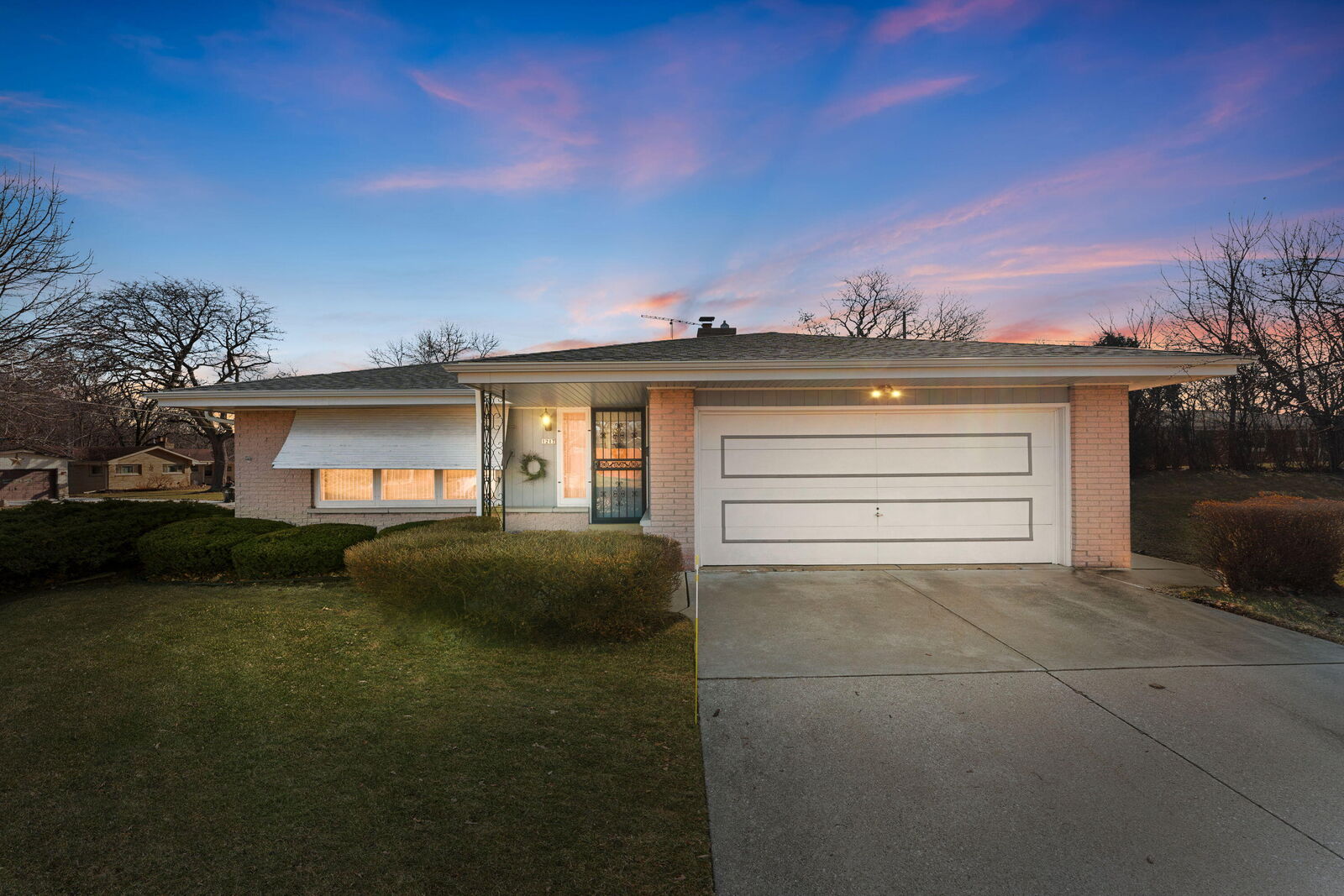 Property Photo:  1217 Fairway Dr  WI 53405 