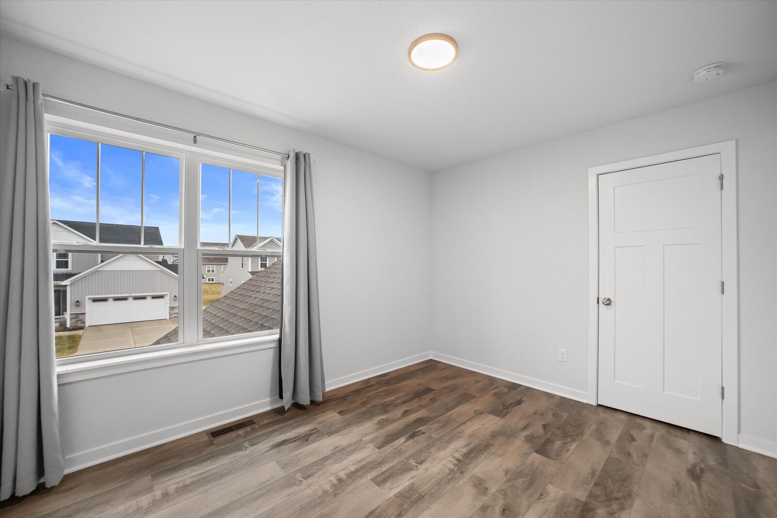Property Photo: 544 Wild Oak Rd WI 53029