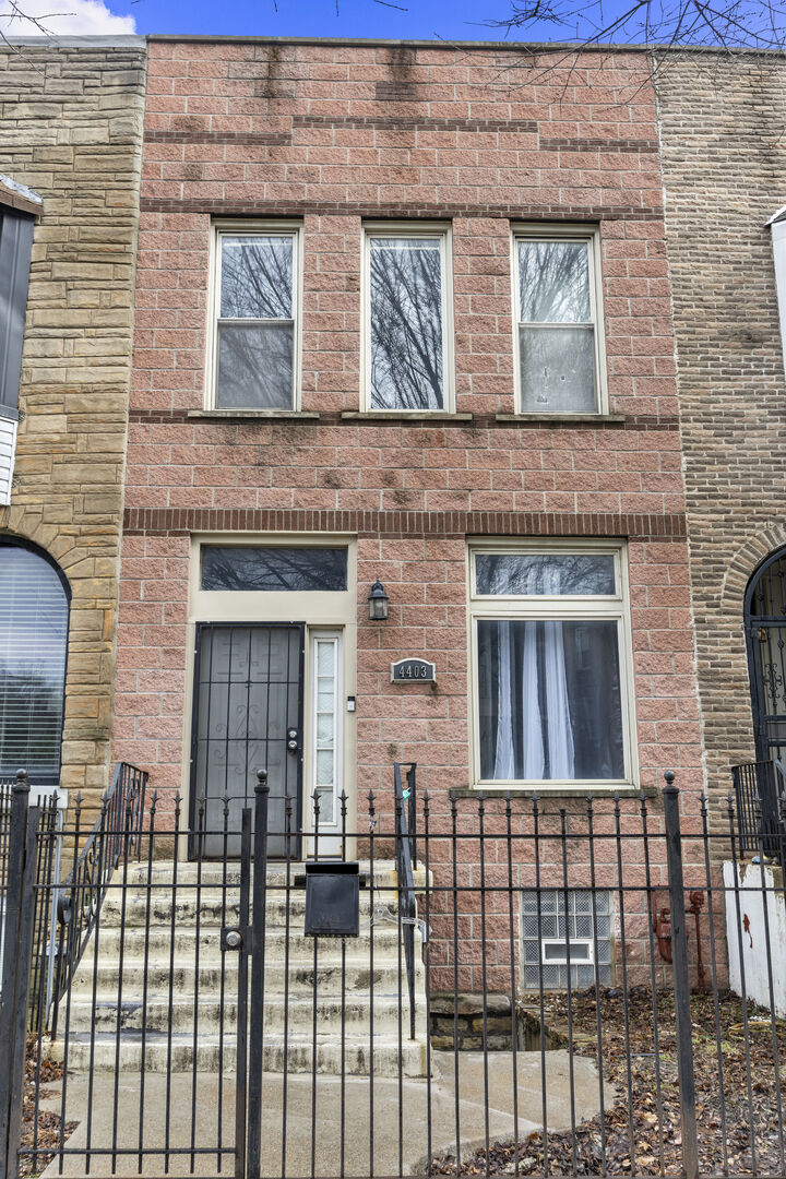 Property Photo:  4403 S Prairie Avenue  IL 60653 