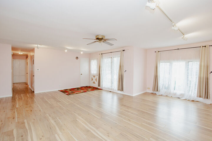 Property Photo:  967 Grissom Trail  IL 60007 