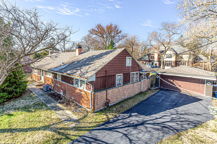 Property Photo: 12222 S 72nd Court IL 60463