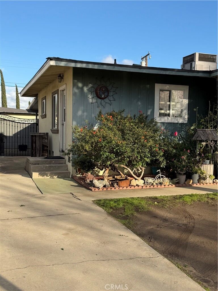 Property Photo:  451 N Oakdale  CA 92376 