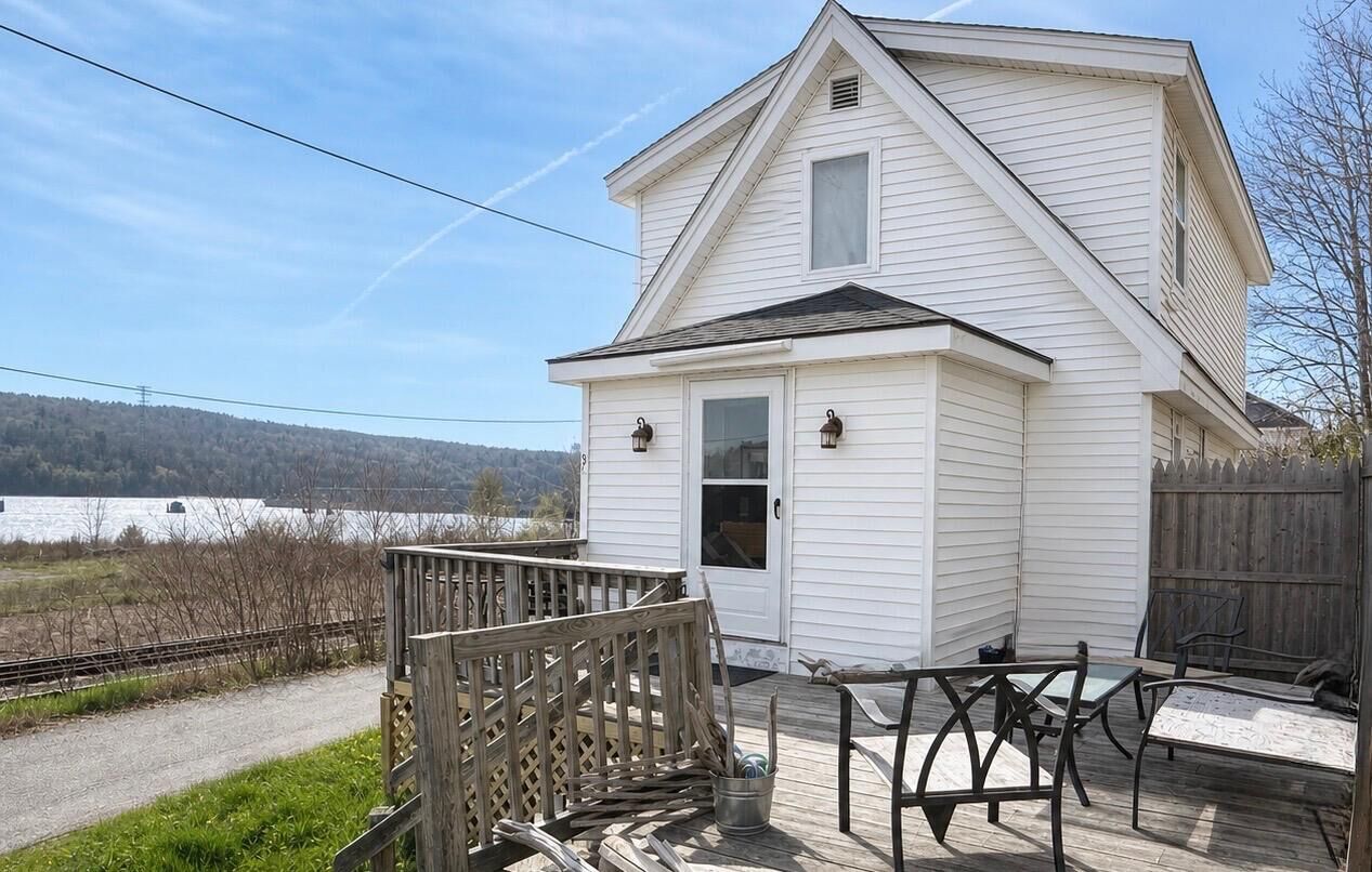 Property Photo: 3 Steamboat Wharf Lane ME 04416