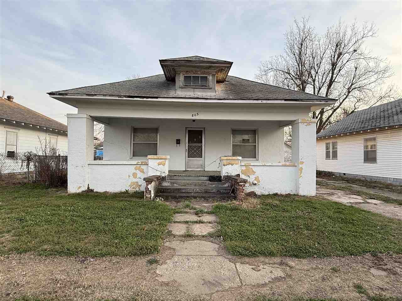 Property Photo:  805 W McKinley  OK 74631 