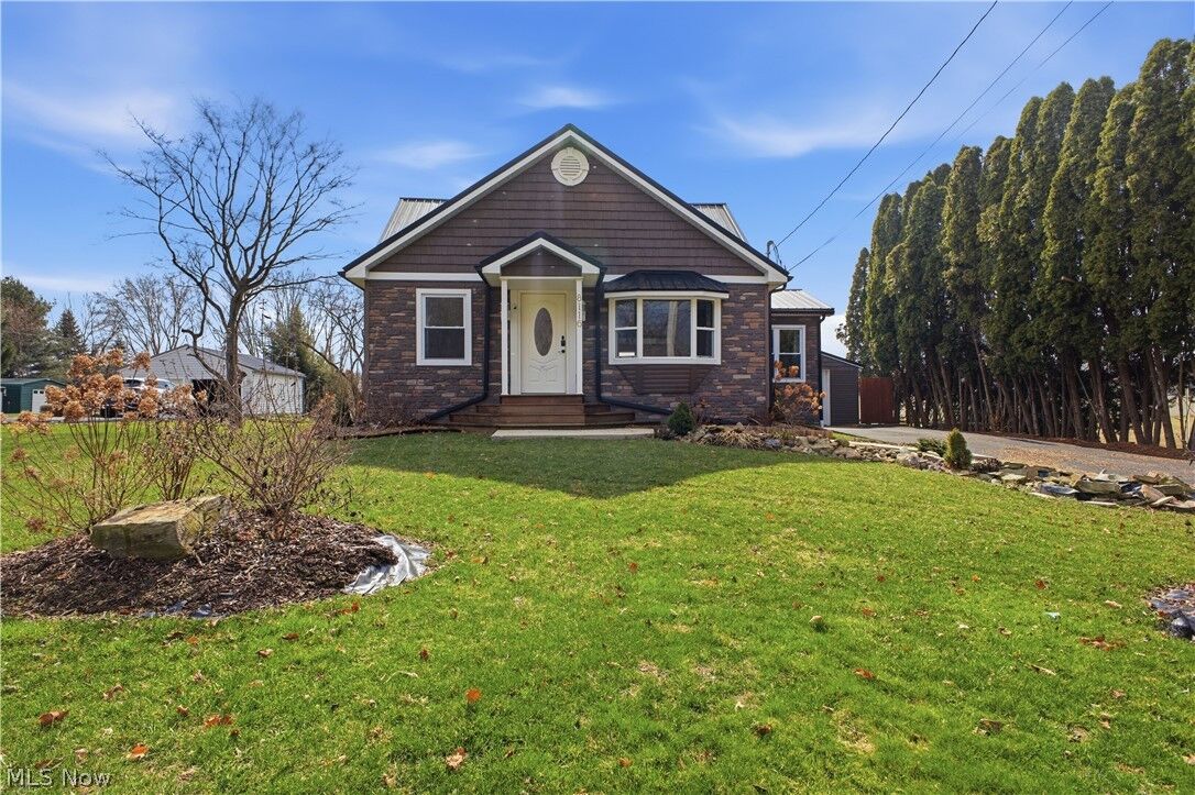 Property Photo:  8116 State Route 5  OH 44428 