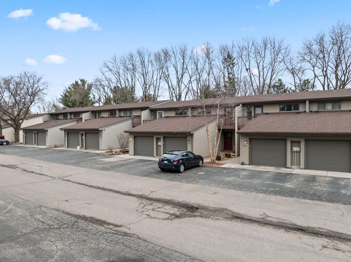 Property Photo:  1126 Highland Avenue  MN 55057 