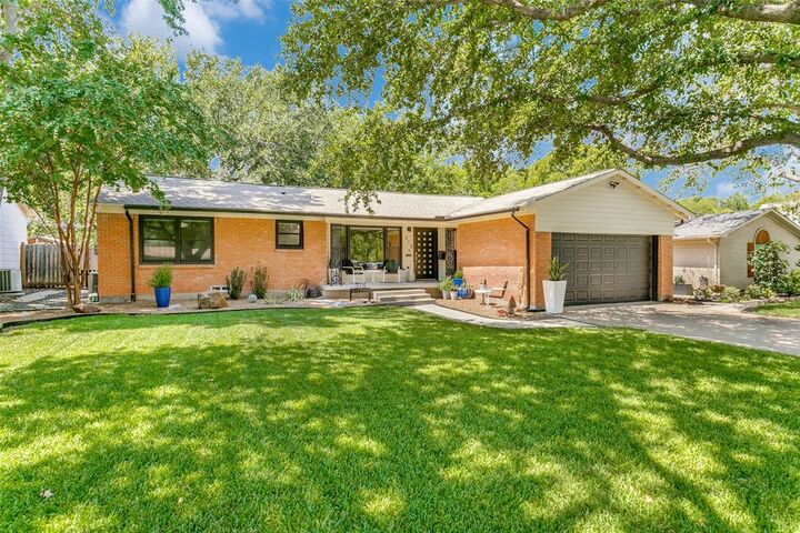 Property Photo:  318 Ruth Street  TX 76051 