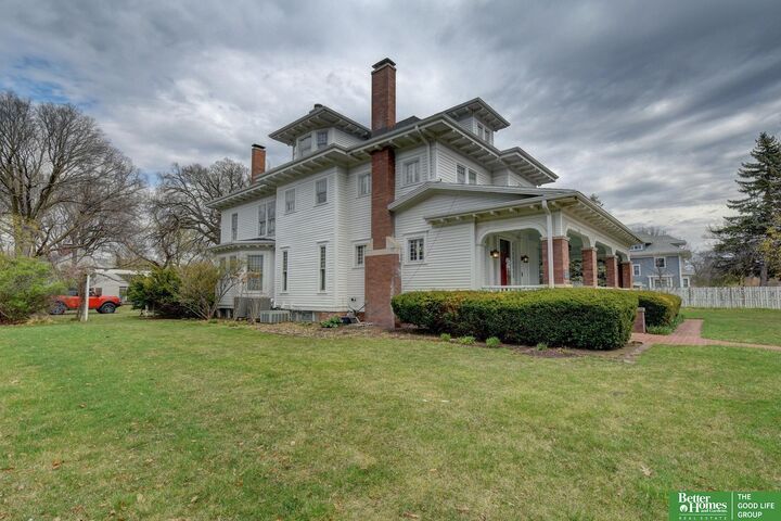 Property Photo:  234 W 10th Street  NE 68025 