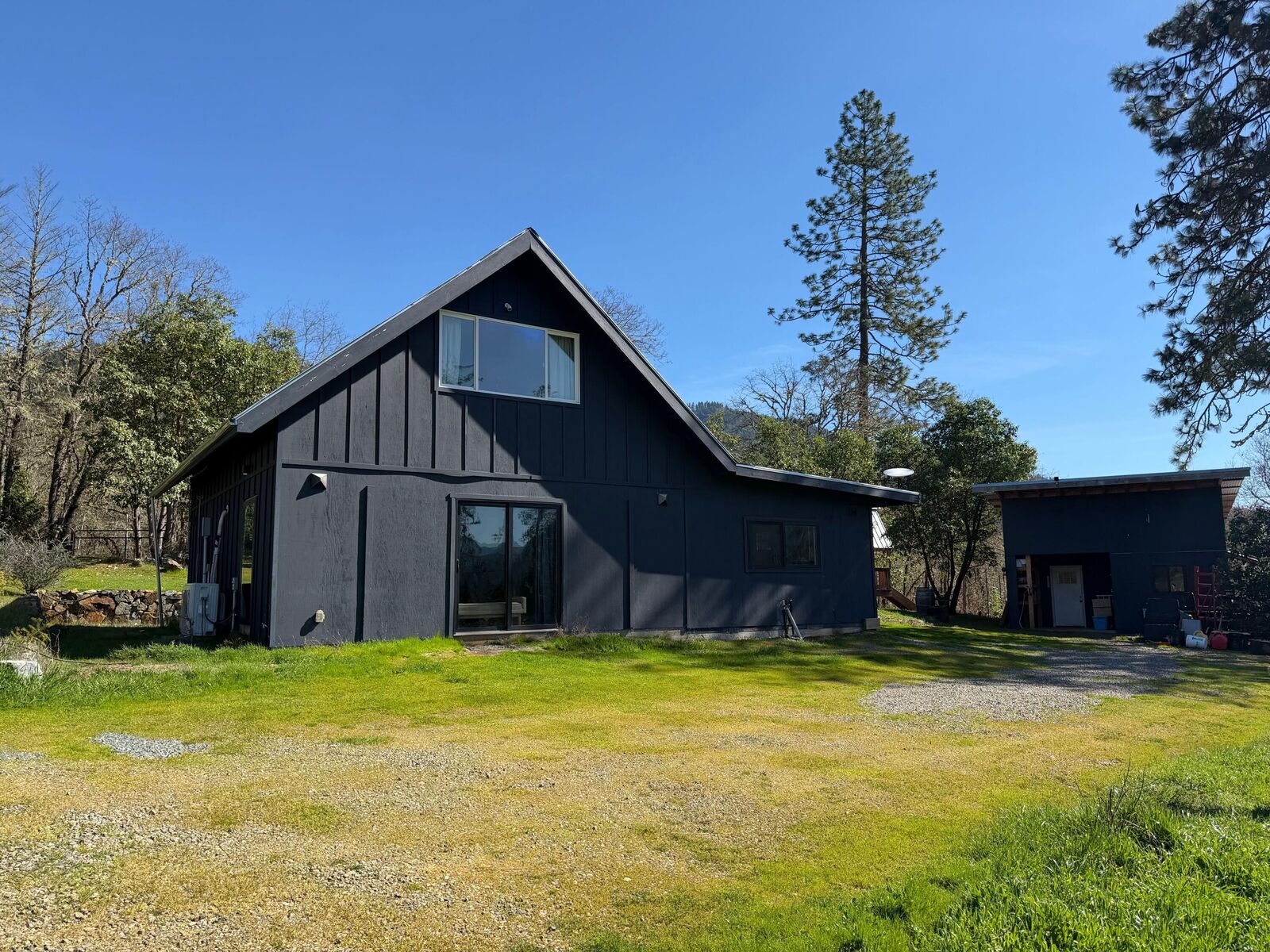 Property Photo:  541 Board Shanty Road  OR 97527 