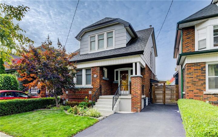 Photo de la propriété:  262 Province Street S  ON L8K 2L7 