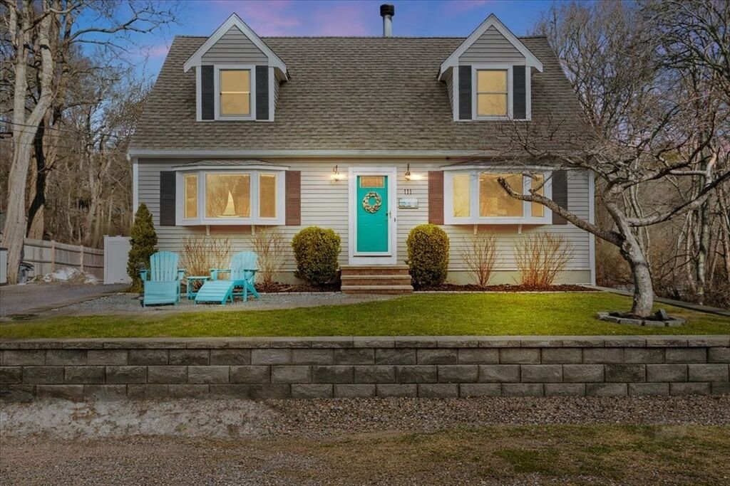 Property Photo:  111 Pinecrest Beach Dr  MA 02536 