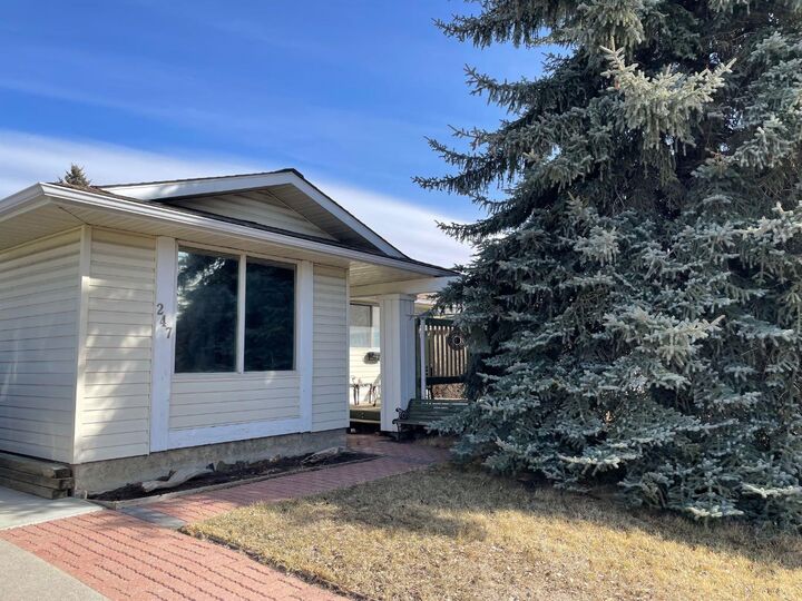 247 Bracewood Road SW — photo 1