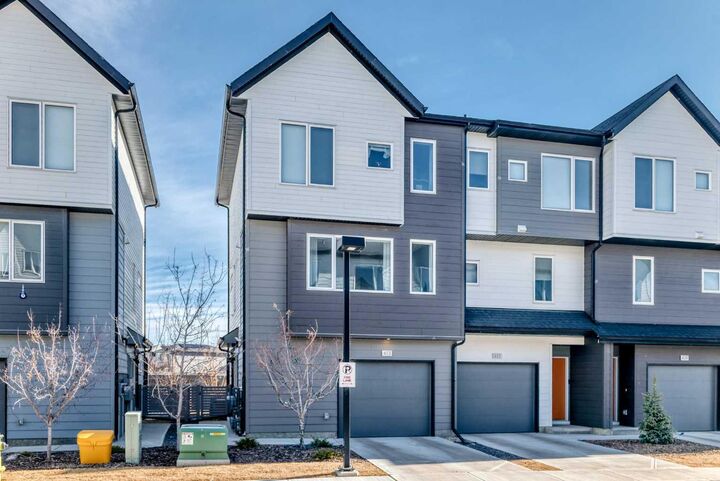 Property Photo: 413 Skyview Ranch Circle NE AB T3N 1Y8