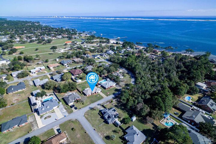 Property Photo:  1412 Castnet Dr  FL 32566 