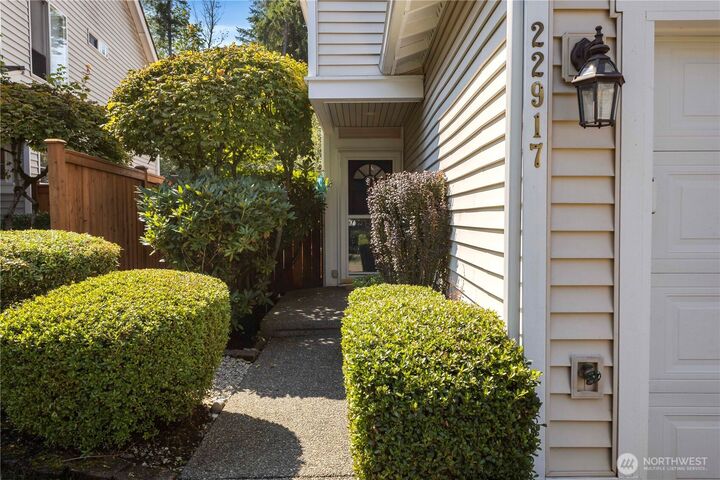 Property Photo:  22917 SE 241st Place  WA 98038 