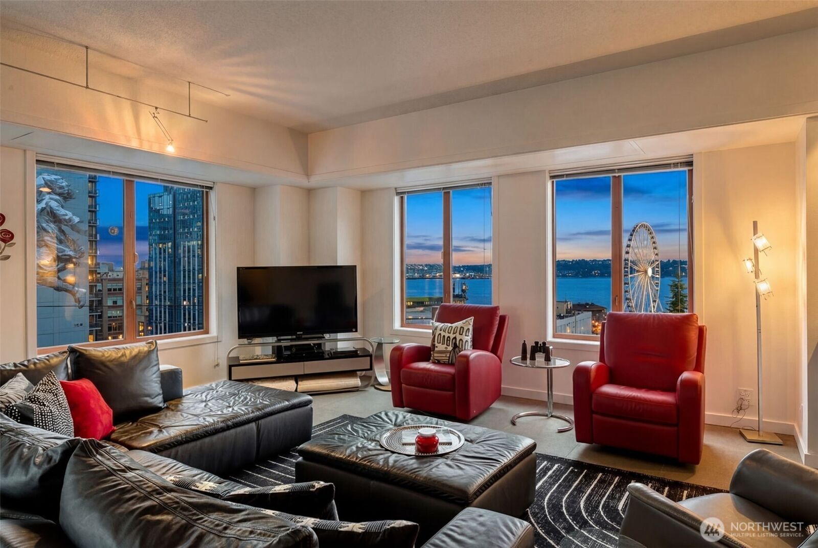 Property Photo:  98  Union Street 206  WA 98101 