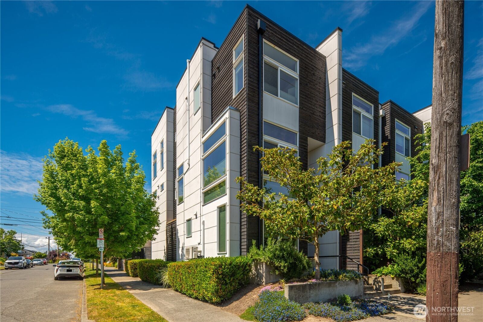 Property Photo: 3931 California Avenue SW WA 94116