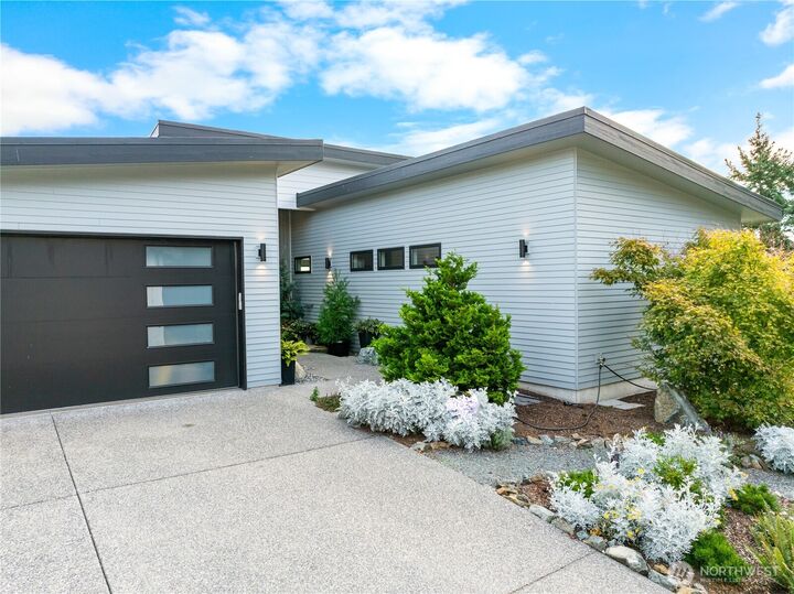 Property Photo:  3939  Rockridge Parkway  WA 98221 