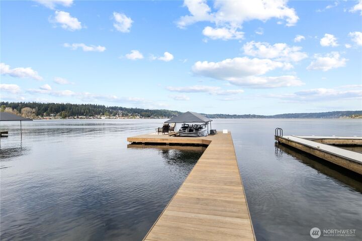 Property Photo:  17714 SE 40th Place  WA 98008 