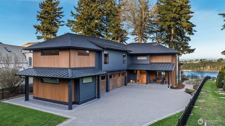 Property Photo:  3323  9th Avenue Ct NW  WA 98335 