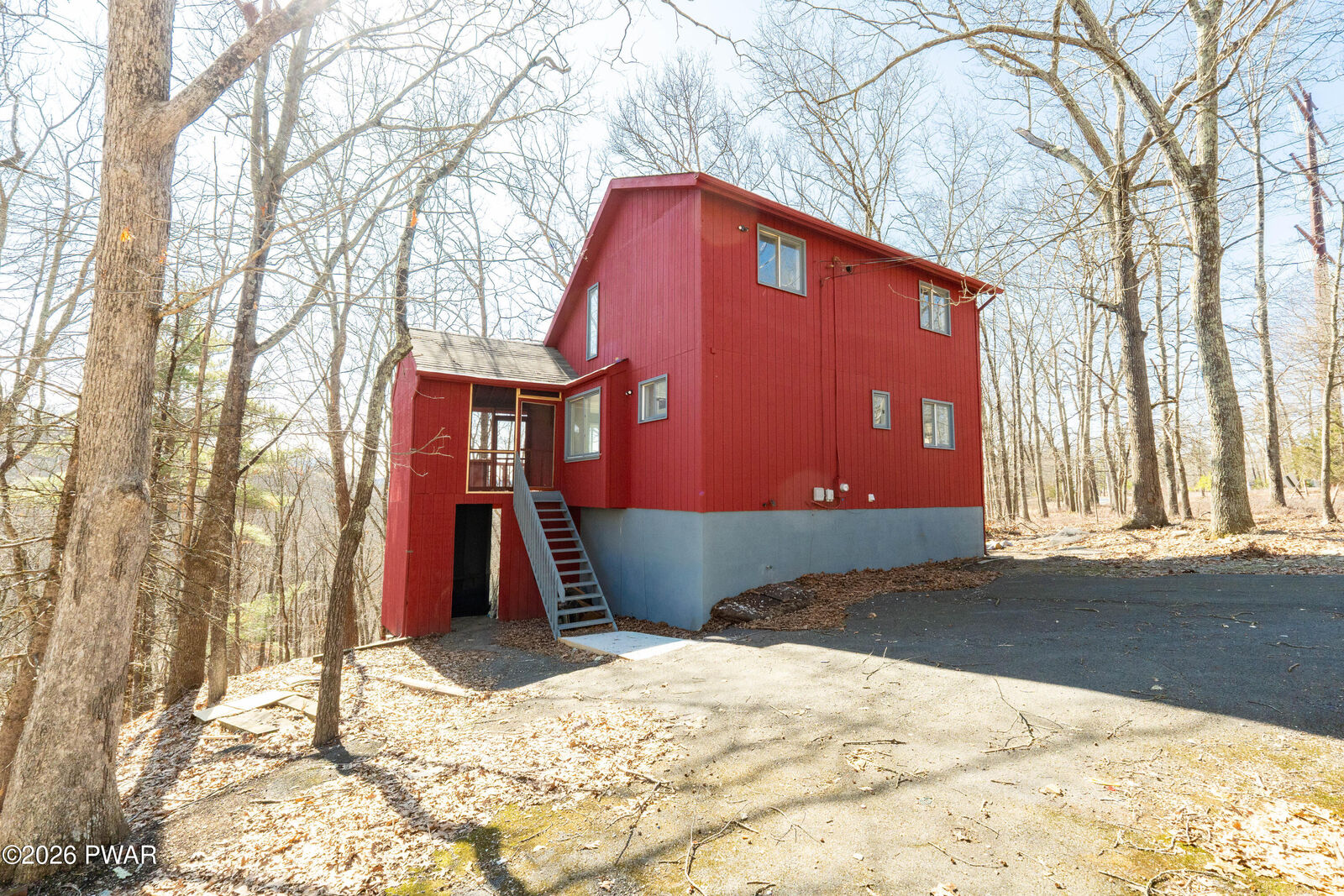 Property Photo:  5231 Woodbridge Drive E  PA 18324 