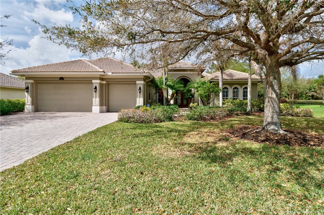 Property Photo: 515 Pittman Avenue FL 32968