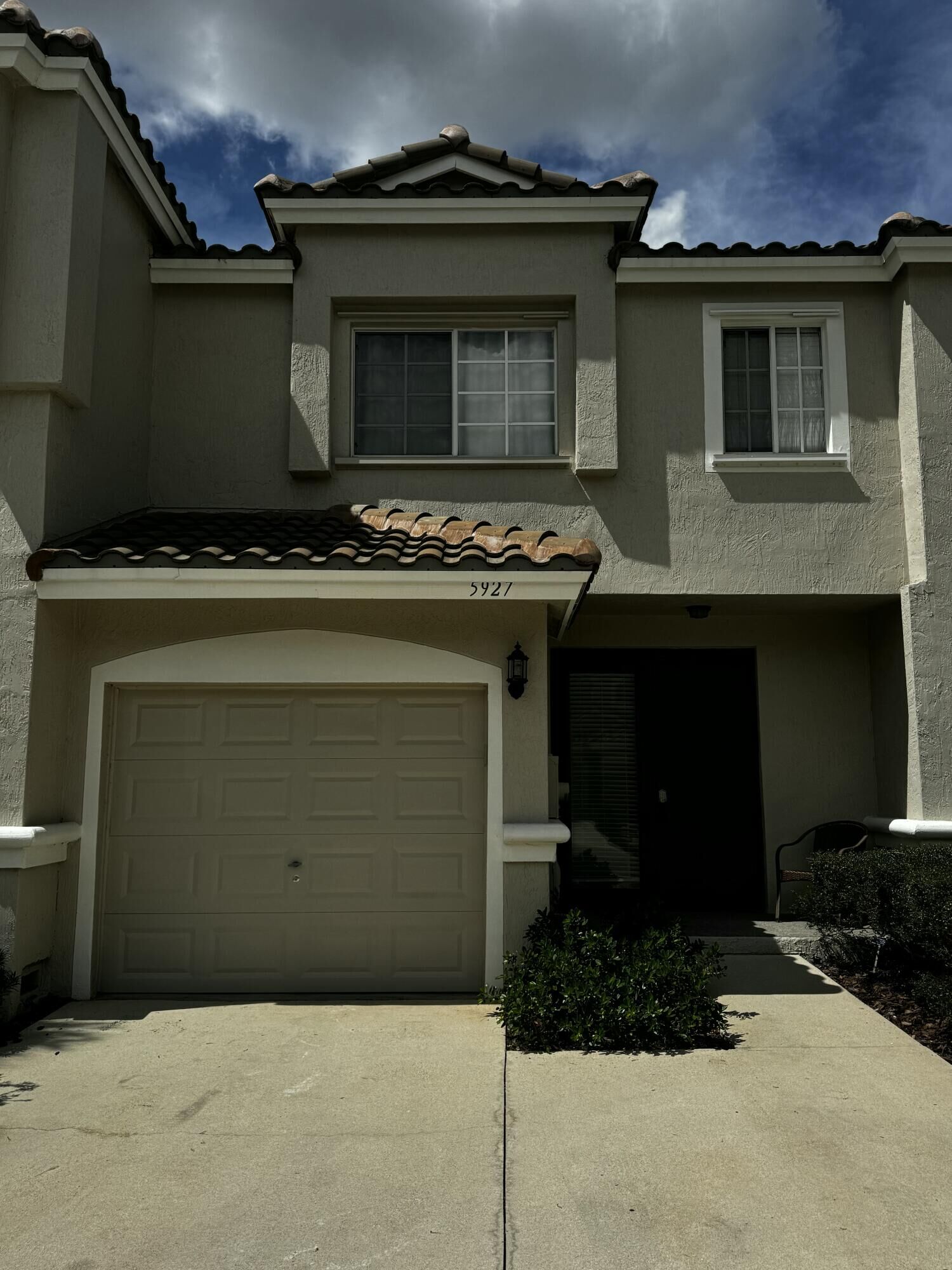 Property Photo:  5927 NW 47th Way  FL 33073 