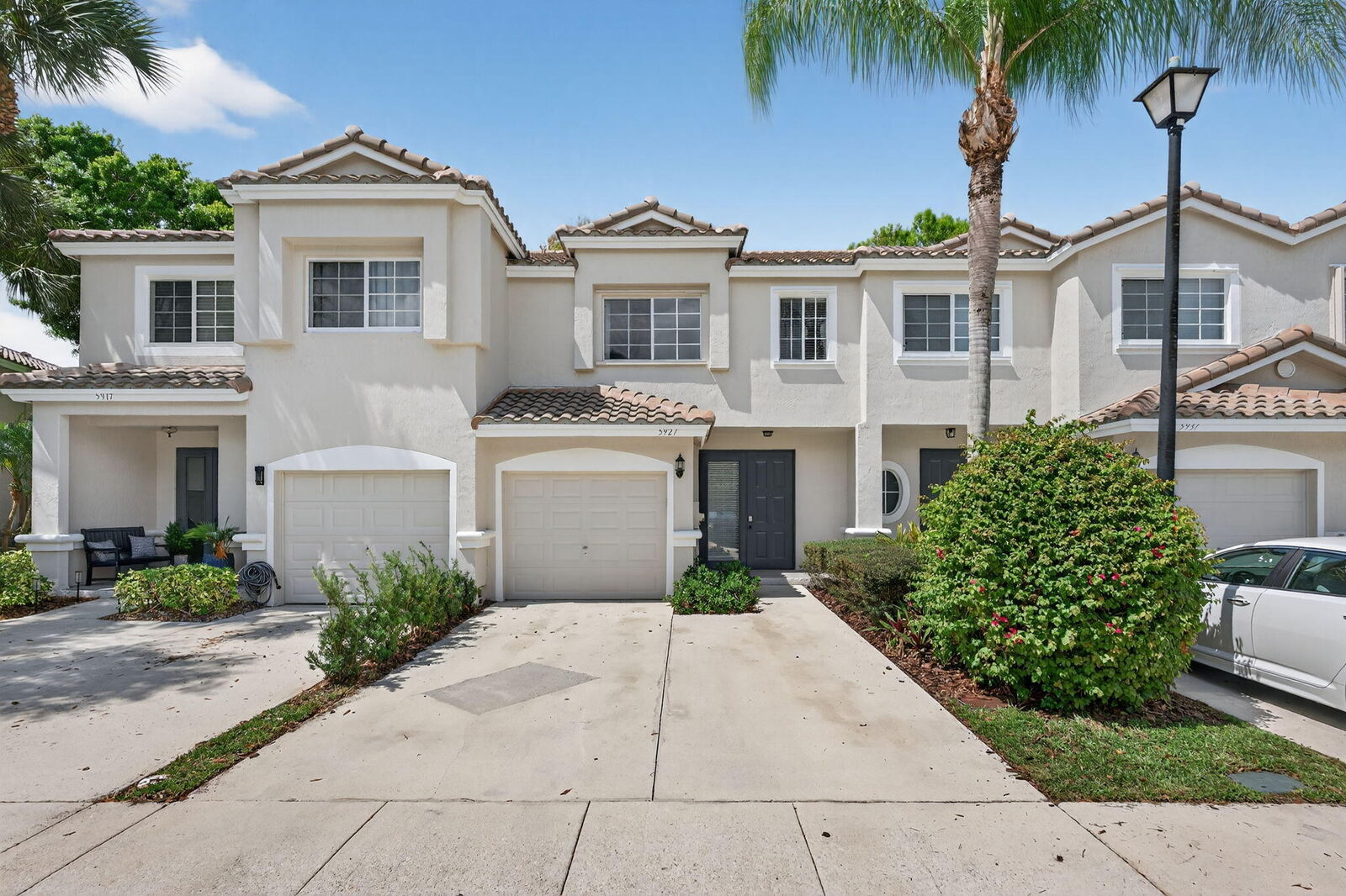 Property Photo: 5927 NW 47th Way FL 33073