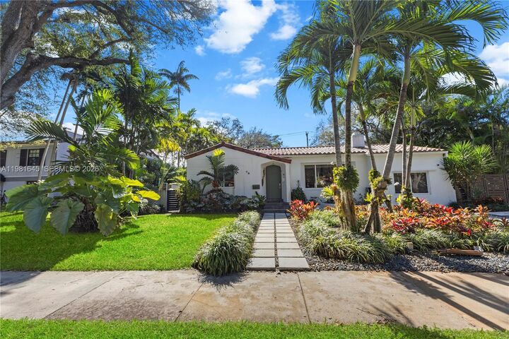 Property Photo:  70 NE 97th St  FL 33138 