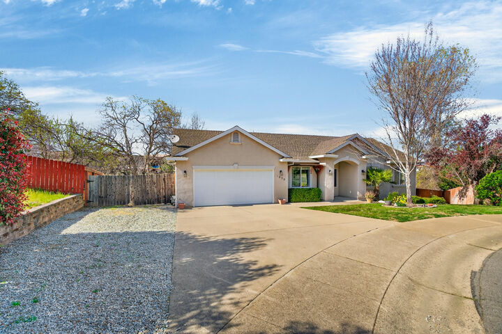 Property Photo:  1050 Hillsdale Court  CA 96003 