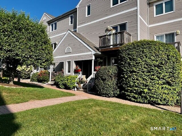 Property Photo: 44 Glenrock 44 CT 06850